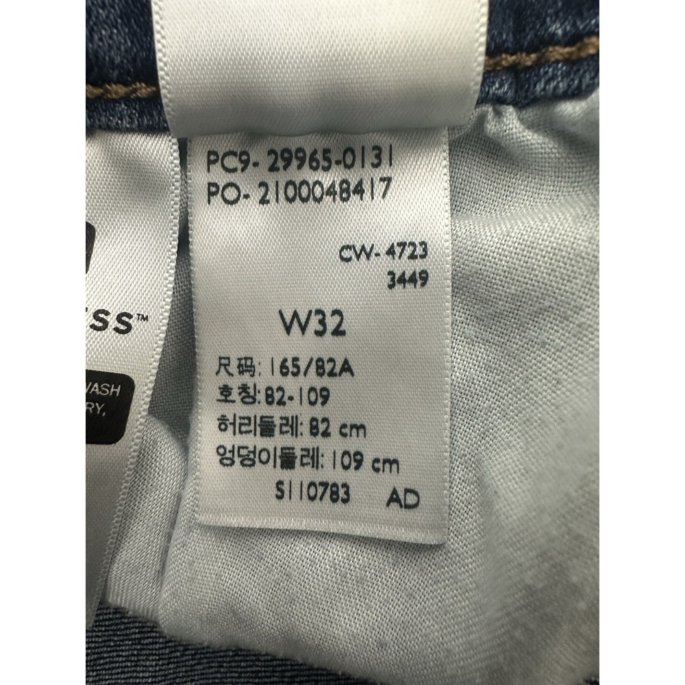 Levi's Shorts Women's Size 32 Blue Mid Rise Stretch Cuffed Mid Length Classic - Picture 4 of 7